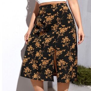 Casual Women Floral Print With Front Slip  Skirt NWOT Size S